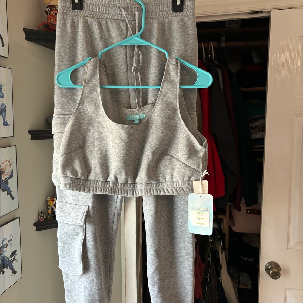 Women’s Gray Sweatpants and Tank Set